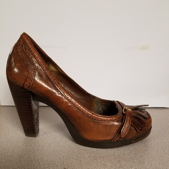 Used BCBGirls Brown Leather Low Platform Heels, Size 5.5 - Picture 9 of 13